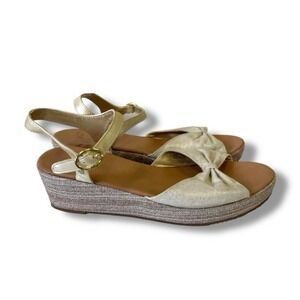 UGG Women's Gold Leather Wedge Sandal Rattan Size 7 Metallic Spring Summer Shoes